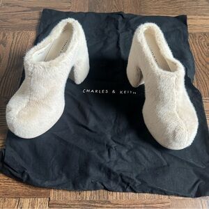 NWT Charles & Keith Pixie Furry Platform Mules Size 39
